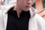 广东男篮今日兵发上海 贝兹利帽子抢镜😂