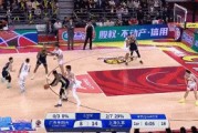 😎巧打洛夫顿！吉伦沃特篮下点飞防守单臂砸扣
